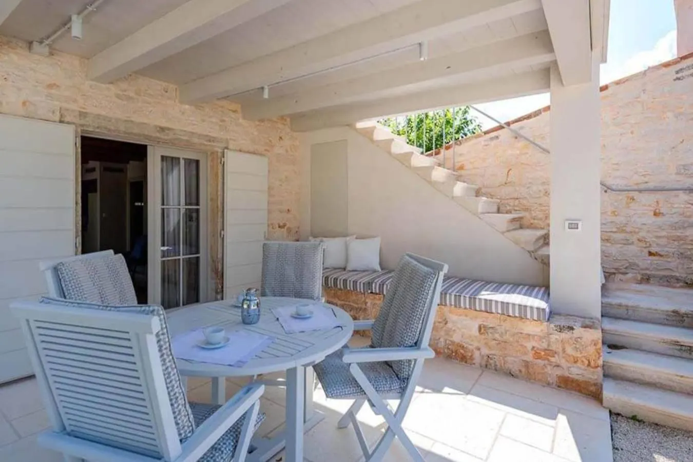 Villa Charlotte For 14 Persons With 73M2 Pool In Central Istria - Daily Housekeeping & Breakfast Service